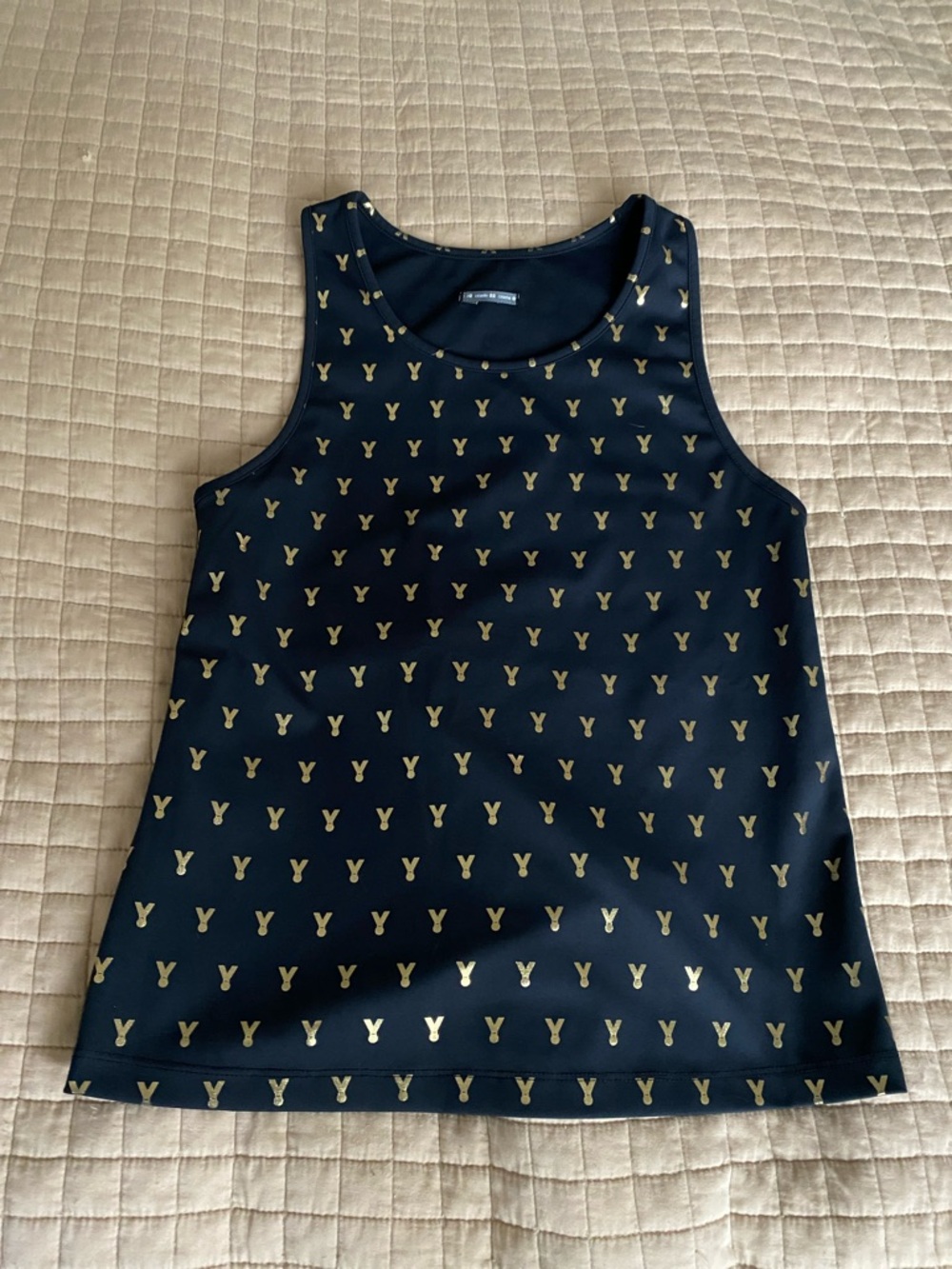 Oiselle black and gold mettle tank